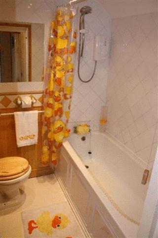 Robertsbridge Retreat At Cornhill Self Catering Apartments Quarto foto